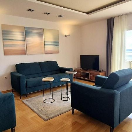Sea View- Spacious Apartment With Shared Pool スプリト エクステリア 写真