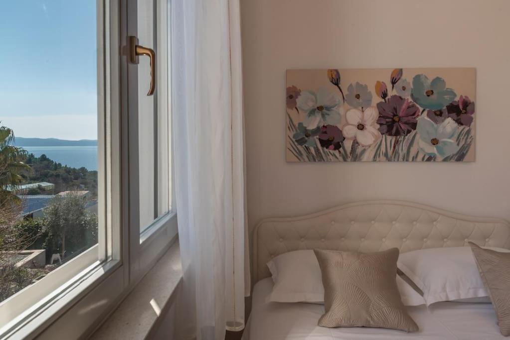 Sea View- Spacious Apartment With Shared Pool スプリト エクステリア 写真