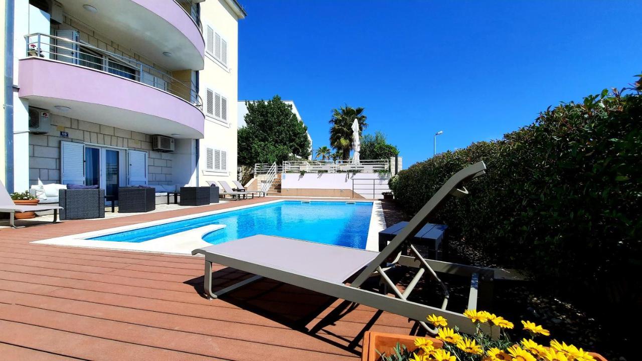Sea View- Spacious Apartment With Shared Pool スプリト エクステリア 写真