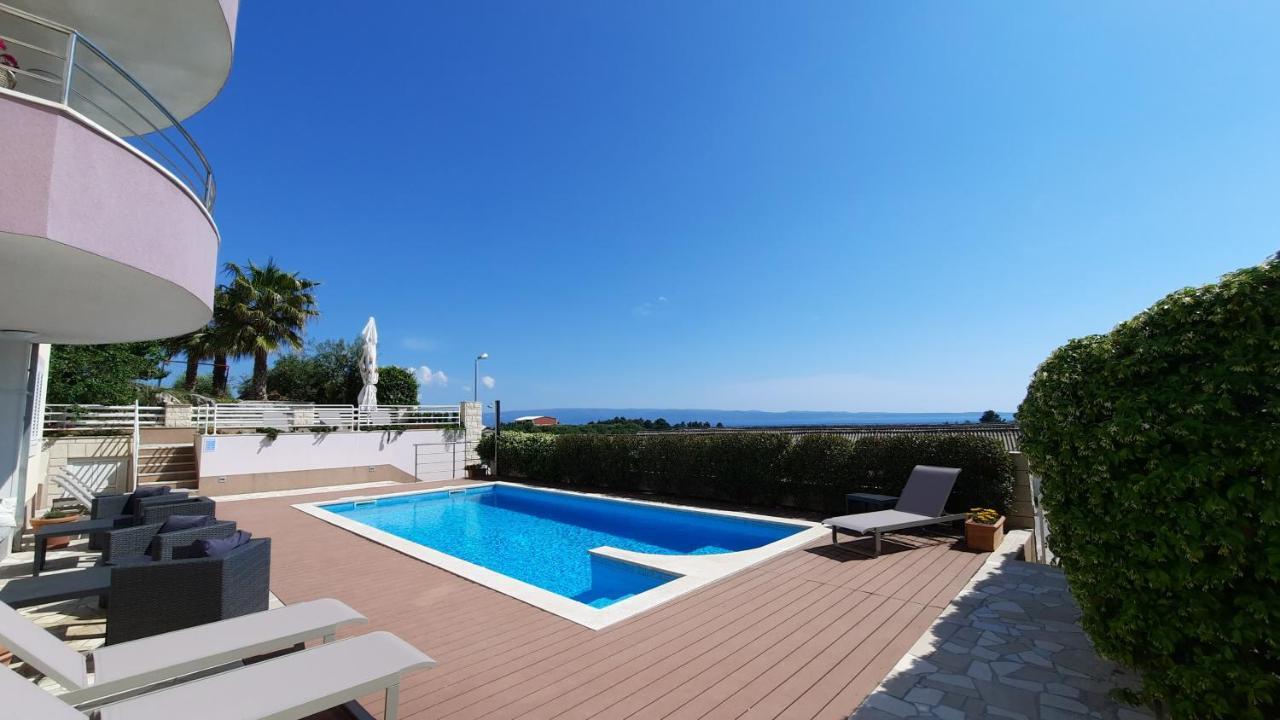 Sea View- Spacious Apartment With Shared Pool スプリト エクステリア 写真