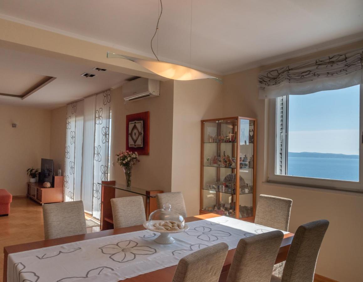 Sea View- Spacious Apartment With Shared Pool スプリト エクステリア 写真